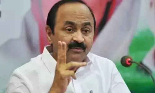 केरल: विपक्ष के नेता सतीशन ने सीएम विजयन पर सार्वजनिक बहस से बचने का आरोप लगाया केरल: विपक्ष के नेता सतीशन ने सीएम विजयन पर सार्वजनिक बहस से बचने का आरोप लगाया