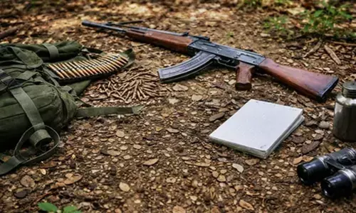 छत्तीसगढ़: नारायणपुर में एक लाख रुपए के इनामी माओवादी ने सरेंडर किया छत्तीसगढ़: नारायणपुर में एक लाख रुपए के इनामी माओवादी ने सरेंडर किया