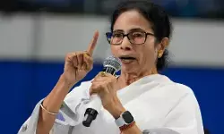 ममता बनर्जी को सता रहा नए अधिकारियों का डर, टीएमसी उम्मीदवारों से कहा- नामांकन भरते समय सतर्क रहें