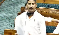 राजस्थान: नक्सली टिप्पणी पर विवाद, बीएपी सांसद ने बताया आदिवासी समुदाय का अपमान राजस्थान: नक्सली टिप्पणी पर विवाद, बीएपी सांसद ने बताया आदिवासी समुदाय का अपमान