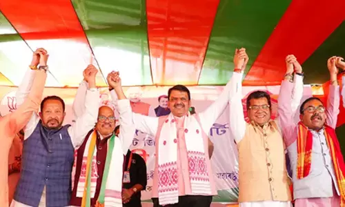 भारत में राजनीतिक दलों को राष्ट्रीय सुरक्षा के हित में एकजुट होना चाहिए: देवेंद्र फडणवीस भारत में राजनीतिक दलों को राष्ट्रीय सुरक्षा के हित में एकजुट होना चाहिए: देवेंद्र फडणवीस