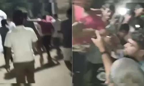 बिहार के नालंदा में महिला से छेड़छाड़, दो आरोपी गिरफ्तार बिहार के नालंदा में महिला से छेड़छाड़, दो आरोपी गिरफ्तार