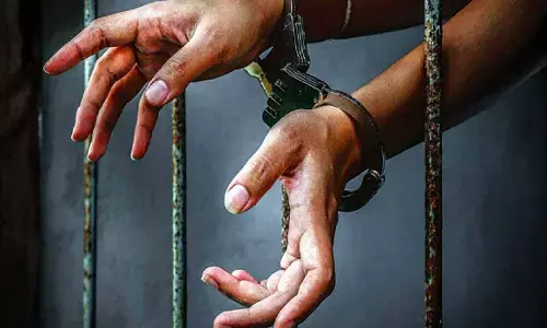 जम्मू : एनडीपीएस एक्ट के तहत 88 एफआईआर दर्ज, 127 नशा तस्कर गिरफ्तार जम्मू : एनडीपीएस एक्ट के तहत 88 एफआईआर दर्ज, 127 नशा तस्कर गिरफ्तार