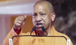 सीएम योगी के निर्देश पर कालाबाजारी पर बड़ा एक्शन, 233 एफआईआर दर्ज सीएम योगी के निर्देश पर कालाबाजारी पर बड़ा एक्शन, 233 एफआईआर दर्ज