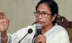 मालदा में हाल ही में हुई घटना एक सोची समझी साजिश थी, सीएम ममता ने भाजपा पर लगाए गंभीर आरोप मालदा में हाल ही में हुई घटना एक सोची समझी साजिश थी, सीएम ममता ने भाजपा पर लगाए गंभीर आरोप