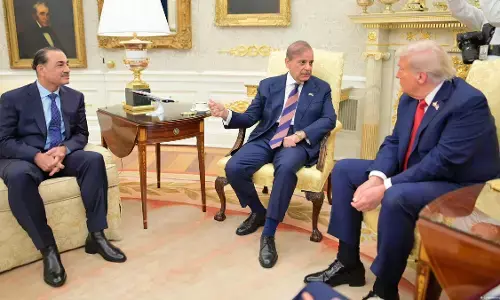 अमेरिका-ईरान वार्ता की सफल मेजबानी के लिए पाकिस्तान पर बढ़ता दबाव