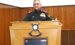 सीडीएस जनरल अनिल चौहान ने चिनार कोर की परिचालन तैयारियों की समीक्षा की सीडीएस जनरल अनिल चौहान ने चिनार कोर की परिचालन तैयारियों की समीक्षा की