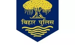 बिहार: महनार में पुलिस ने अस्थायी शराब कारखानों को ध्वस्त किया बिहार: महनार में पुलिस ने अस्थायी शराब कारखानों को ध्वस्त किया