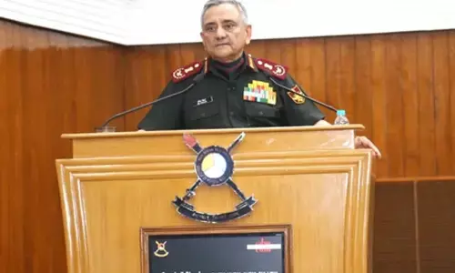 सीडीएस जनरल अनिल चौहान ने चिनार कोर की परिचालन तैयारियों की समीक्षा की सीडीएस जनरल अनिल चौहान ने चिनार कोर की परिचालन तैयारियों की समीक्षा की