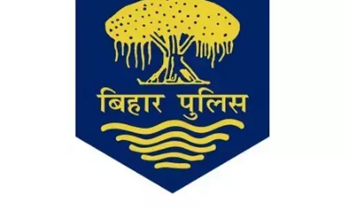 बिहार: महनार में पुलिस ने अस्थायी शराब कारखानों को ध्वस्त किया