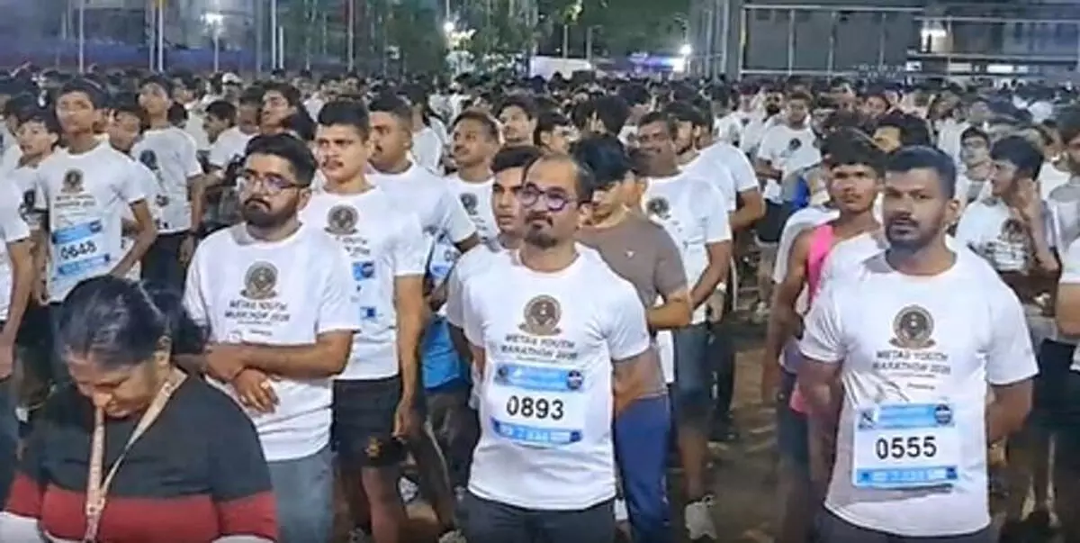 सूरत में यूथ मैराथन को उपमुख्यमंत्री हर्ष संघवी ने दिखाई हरी झंडी, युवाओं ने लगाई स्वास्थ्य की दौड़ सूरत में यूथ मैराथन को उपमुख्यमंत्री हर्ष संघवी ने दिखाई हरी झंडी, युवाओं ने लगाई स्वास्थ्य की दौड़