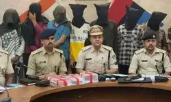 झारखंडः रामगढ़ में दहशत फैलाने वाले राहुल दुबे गिरोह के 7 गुर्गे गिरफ्तार झारखंडः रामगढ़ में दहशत फैलाने वाले राहुल दुबे गिरोह के 7 गुर्गे गिरफ्तार