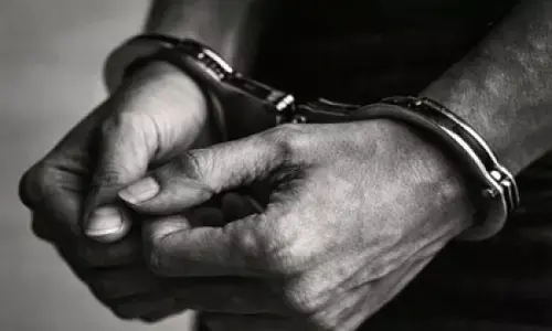 गुजरात: आईपीएल सट्टेबाजी के आरोप में 6 लोग गिरफ्तार, 16 फोन और 3.10 लाख रुपए जब्त गुजरात: आईपीएल सट्टेबाजी के आरोप में 6 लोग गिरफ्तार, 16 फोन और 3.10 लाख रुपए जब्त