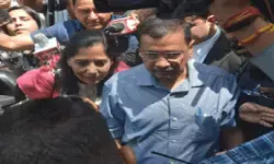 अरविंद केजरीवाल की याचिका पर CBI को नोटिस, दिल्ली हाईकोर्ट में 13 अप्रैल को सुनवाई अरविंद केजरीवाल की याचिका पर CBI को नोटिस, दिल्ली हाईकोर्ट में 13 अप्रैल को सुनवाई