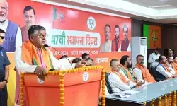 पटना से अंतरराष्ट्रीय उड़ानों पर विचार कर रही सरकार: रविशंकर प्रसाद पटना से अंतरराष्ट्रीय उड़ानों पर विचार कर रही सरकार: रविशंकर प्रसाद