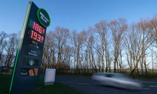 ट्रंप की धमकी से होर्मुज स्ट्रेट पर संकट गहराया ट्रंप की धमकी से होर्मुज स्ट्रेट पर संकट गहराया