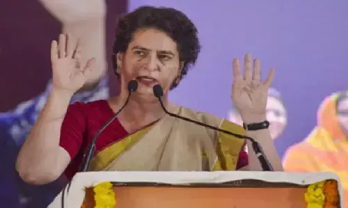 केरल में प्रियंका गांधी ने कहा, सत्ता में बने रहने के लिए एलडीएफ और भाजपा के बीच समझौता केरल में प्रियंका गांधी ने कहा, सत्ता में बने रहने के लिए एलडीएफ और भाजपा के बीच समझौता