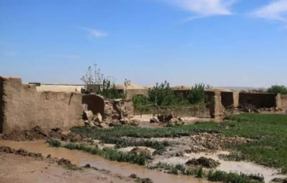 अफगानिस्तान में बारिश का कहर, दीवार और छत गिरने से कई लोगों की मौत अफगानिस्तान में बारिश का कहर, दीवार और छत गिरने से कई लोगों की मौत