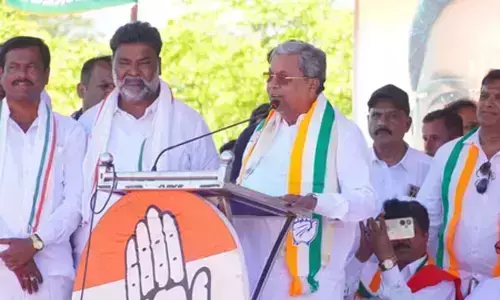 ‘राजनीतिक अस्तित्व बचाने की कोशिश’, सीएम सिद्दारमैया ने देवेगौड़ा-कुमारस्वामी को घेरा