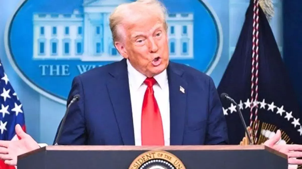 अमेरिका-ईरान के बीच दो हफ्ते का सीजफायर: ट्रंप का ऐलान, होर्मुज जलडमरूमध्य खोलने की शर्त अमेरिका-ईरान के बीच दो हफ्ते का सीजफायर: ट्रंप का ऐलान, होर्मुज जलडमरूमध्य खोलने की शर्त