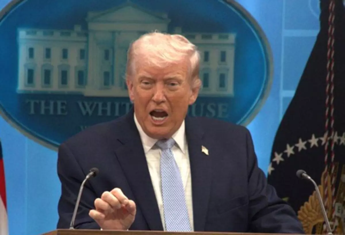 ईरान-अमेरिका तनाव: पाक प्रधानमंत्री ने ट्रंप से सैन्य कार्रवाई टालने का किया अनुरोध ईरान-अमेरिका तनाव: पाक प्रधानमंत्री ने ट्रंप से सैन्य कार्रवाई टालने का किया अनुरोध