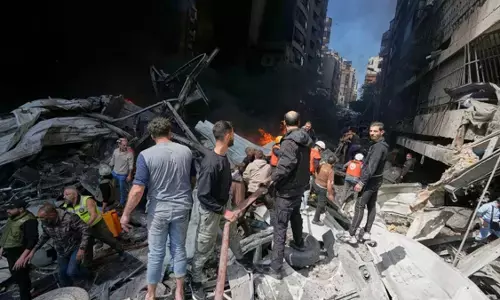 युद्धविराम पर संकट के बादल, लेबनान में इजरायली हमले में 254 लोगों की मौत, ईरान की कड़ी चेतावनी युद्धविराम पर संकट के बादल, लेबनान में इजरायली हमले में 254 लोगों की मौत, ईरान की कड़ी चेतावनी