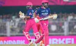 आईपीएल 2026: वैभव-जुरेल ने खेली धमाकेदार पारी, आरआर ने आरसीबी को 6 विकेट से हराया आईपीएल 2026: वैभव-जुरेल ने खेली धमाकेदार पारी, आरआर ने आरसीबी को 6 विकेट से हराया