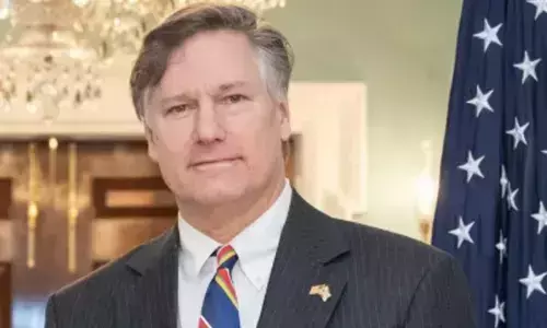 विदेशों में चीन को टक्कर देने के लिए निजी क्षेत्र को आगे बढ़ाने की कोशिश कर रहा अमेरिका विदेशों में चीन को टक्कर देने के लिए निजी क्षेत्र को आगे बढ़ाने की कोशिश कर रहा अमेरिका