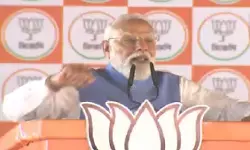 मुर्शिदाबाद में बरसे पीएम मोदी, कहा- घुसपैठियों की सरकार का अंत तय मुर्शिदाबाद में बरसे पीएम मोदी, कहा- घुसपैठियों की सरकार का अंत तय