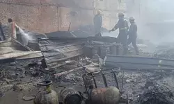 गाजियाबाद: कबाड़ गोदाम में भीषण आग, फायर विभाग की तत्परता से टला बड़ा हादसा गाजियाबाद: कबाड़ गोदाम में भीषण आग, फायर विभाग की तत्परता से टला बड़ा हादसा