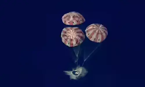 ऐतिहासिक मिशन आर्टेमिस II संपन्न, अंतरिक्ष यात्रियों की धरती पर सुरक्षित लैंडिंग ऐतिहासिक मिशन आर्टेमिस II संपन्न, अंतरिक्ष यात्रियों की धरती पर सुरक्षित लैंडिंग