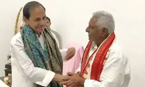 तेलंगाना: पूर्व मंत्री जीवन रेड्डी ने केसीआर से मुलाकात की, बीआरएस में शामिल होने की तैयारी