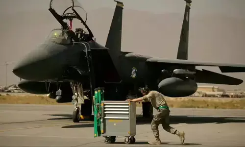 ट्रंप की ईरान पर नए हमले की तैयारी? इस्लामाबाद में बातचीत के साथ ही अमेरिका क्यों बढ़ा रहा सैन्य जमावड़ा, समझें