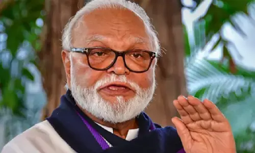 पुणे में बड़ा विमान हादसा टला: बाल-बाल बचे मंत्री छगन भुजबल, पार्किंग में उतारना पड़ा हेलीकॉप्टर