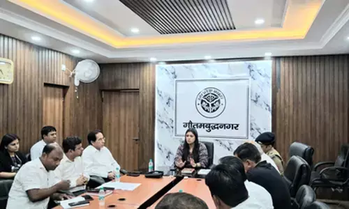 नोएडा में औद्योगिक शांति बनाए रखने को डीएम की बड़ी पहल, कारखाना प्रबंधकों संग अहम बैठक