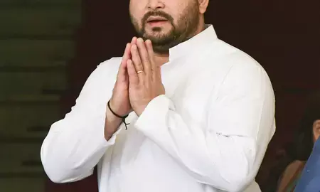 बिहार को गुजरात से रिमोट कंट्रोल के जरिए चलाया जा रहा है: तेजस्वी यादव