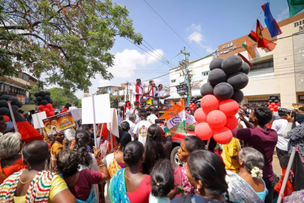 तमिलनाडु में विधानसभा चुनाव से पहले 20 हजार उपद्रवी तत्वों पर नजर तमिलनाडु में विधानसभा चुनाव से पहले 20 हजार उपद्रवी तत्वों पर नजर