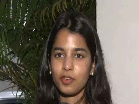 बिहार को मिलेगा नया सीएम, नीतीश कुमार हैं विकास पुरुष : मैथिली ठाकुर बिहार को मिलेगा नया सीएम, नीतीश कुमार हैं विकास पुरुष : मैथिली ठाकुर