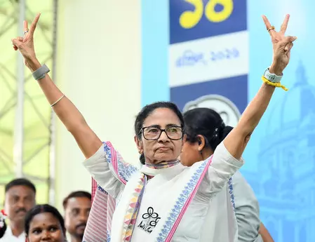 बंगाल चुनाव : अमित शाह आज चार जनसभाओं को करेंगे संबोधित, ममता बनर्जी करेंगी दो रोड शो बंगाल चुनाव : अमित शाह आज चार जनसभाओं को करेंगे संबोधित, ममता बनर्जी करेंगी दो रोड शो