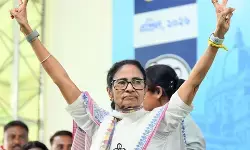 बंगाल चुनाव : अमित शाह आज चार जनसभाओं को करेंगे संबोधित, ममता बनर्जी करेंगी दो रोड शो बंगाल चुनाव : अमित शाह आज चार जनसभाओं को करेंगे संबोधित, ममता बनर्जी करेंगी दो रोड शो