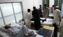 पाकिस्तान: सरकारी अस्पताल में गंभीर लापरवाही बनी बच्चों में एचआईवी फैलने की वजह पाकिस्तान: सरकारी अस्पताल में गंभीर लापरवाही बनी बच्चों में एचआईवी फैलने की वजह