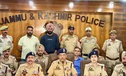 जम्मू: ड्रग्स नेटवर्क का बड़ा खुलासा, 27 मामलों में वांछित गिरफ्तार जम्मू: ड्रग्स नेटवर्क का बड़ा खुलासा, 27 मामलों में वांछित गिरफ्तार