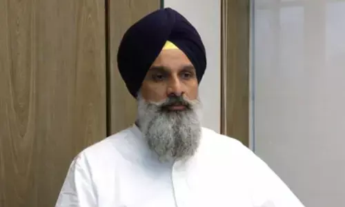 केंद्र सरकार पंजाब की शक्तियों को कमजोर कर रही है: बिक्रम सिंह मजीठिया केंद्र सरकार पंजाब की शक्तियों को कमजोर कर रही है: बिक्रम सिंह मजीठिया
