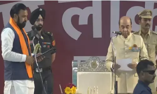 बिहार के 24वें मुख्यमंत्री बने सम्राट चौधरी, लोकभवन में राज्यपाल ने दिलाई शपथ बिहार के 24वें मुख्यमंत्री बने सम्राट चौधरी, लोकभवन में राज्यपाल ने दिलाई शपथ