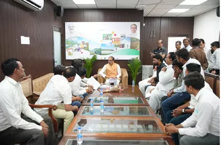 मध्य प्रदेश : अमानक बीज मामले में शिवराज चौहान की सख्ती, कंपनी पर एफआईआर दर्ज मध्य प्रदेश : अमानक बीज मामले में शिवराज चौहान की सख्ती, कंपनी पर एफआईआर दर्ज