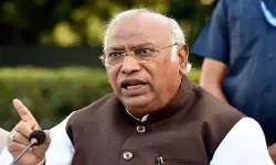 हरियाणा राज्यसभा चुनाव में क्रॉस वोटिंग पर कांग्रेस की सख्ती, पांच विधायक निलंबित हरियाणा राज्यसभा चुनाव में क्रॉस वोटिंग पर कांग्रेस की सख्ती, पांच विधायक निलंबित