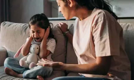 पढ़ाई के नाम पर थका-थका और चिड़चिड़ा महसूस करता है बच्चा, ये हो सकते हैं कारण