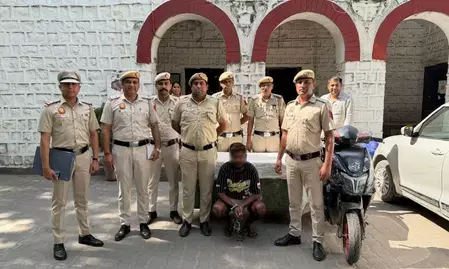 दिल्ली पुलिस ने ठगी करने वाले गैंग का किया पर्दाफाश, चोरी का पूरा सामान बरामद दिल्ली पुलिस ने ठगी करने वाले गैंग का किया पर्दाफाश, चोरी का पूरा सामान बरामद