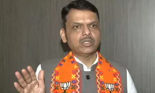 फडणवीस का हमला- ‘ममता डेमोग्राफिक बदलाव से सत्ता बचा रही हैं’ फडणवीस का हमला- ‘ममता डेमोग्राफिक बदलाव से सत्ता बचा रही हैं’