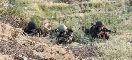 अयोध्या एयरपोर्ट पर आतंकी हमले से निपटने की तैयारी: सुरक्षा एजेंसियों ने की मॉक ड्रिल, परखी गई मुस्तैदी अयोध्या एयरपोर्ट पर आतंकी हमले से निपटने की तैयारी: सुरक्षा एजेंसियों ने की मॉक ड्रिल, परखी गई मुस्तैदी